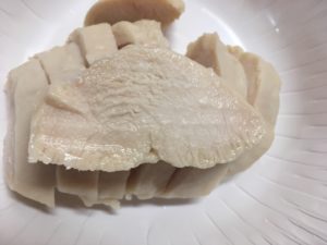 セブンのサラダチキンシトラスレモンの断面
