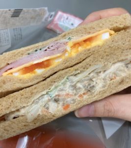 ファミマの全粒粉サンド ハムたまご&ごぼうサラダ