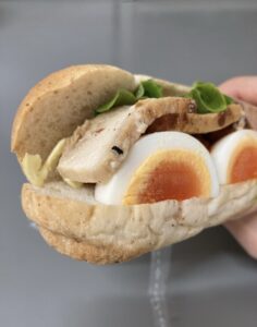 セブンのたんぱく質が摂れるチキン&スパイシーチリ